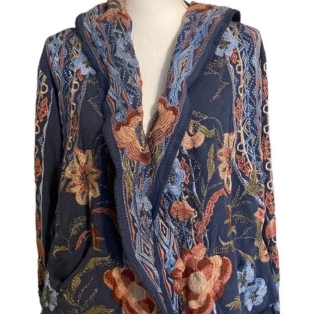 Johnny Was metallic thread Syelles Embroidered
Hoodie Jacket Indigo NWT RARE - Picture 6 of 16